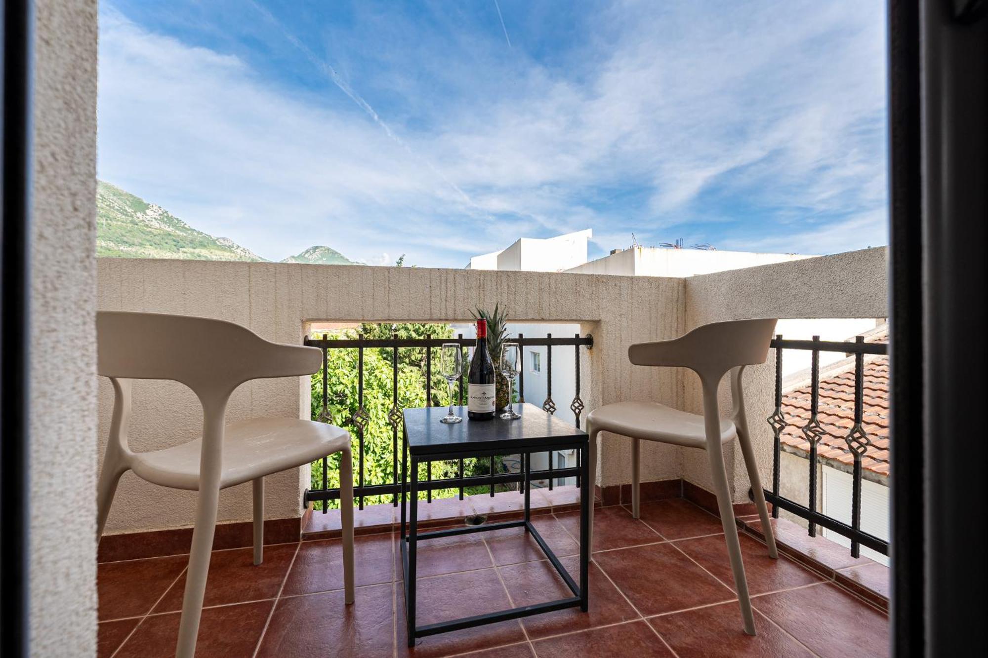 Delfin Apartments Sutomore Habitación foto